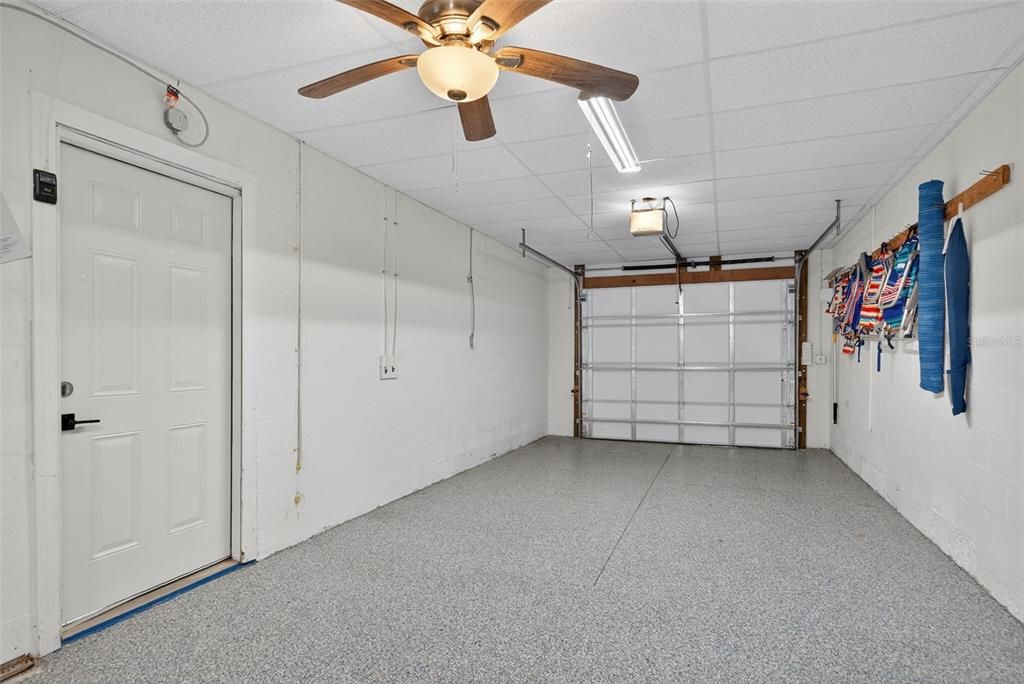 For Sale: $1,189,000 (2 beds, 2 baths, 1040 Square Feet)