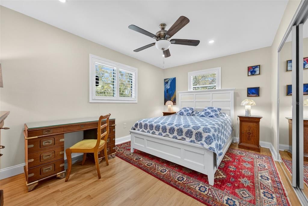 For Sale: $1,189,000 (2 beds, 2 baths, 1040 Square Feet)