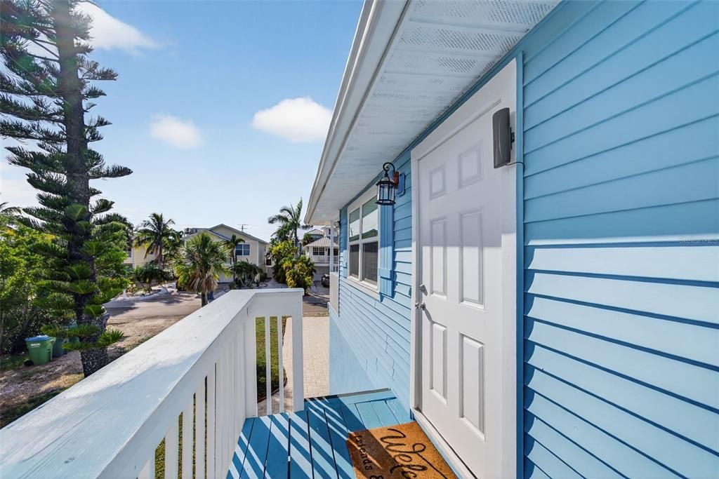 For Sale: $1,189,000 (2 beds, 2 baths, 1040 Square Feet)