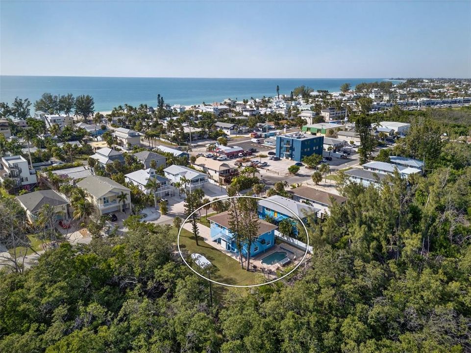 For Sale: $1,189,000 (2 beds, 2 baths, 1040 Square Feet)