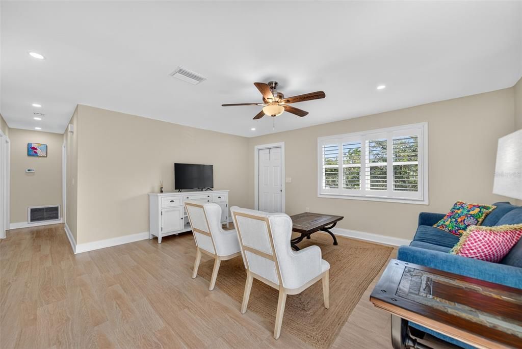 For Sale: $1,189,000 (2 beds, 2 baths, 1040 Square Feet)