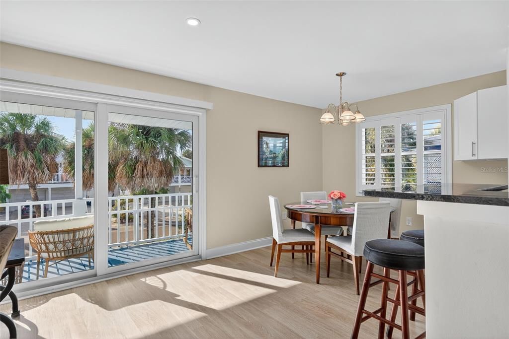 For Sale: $1,189,000 (2 beds, 2 baths, 1040 Square Feet)