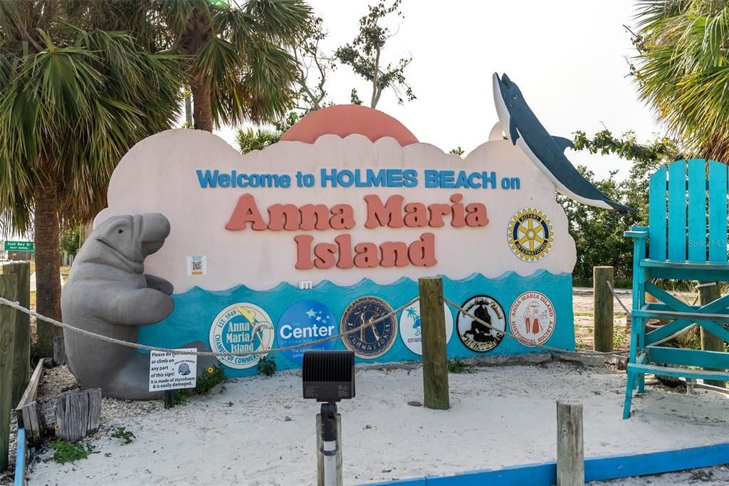 For Sale: $1,189,000 (2 beds, 2 baths, 1040 Square Feet)