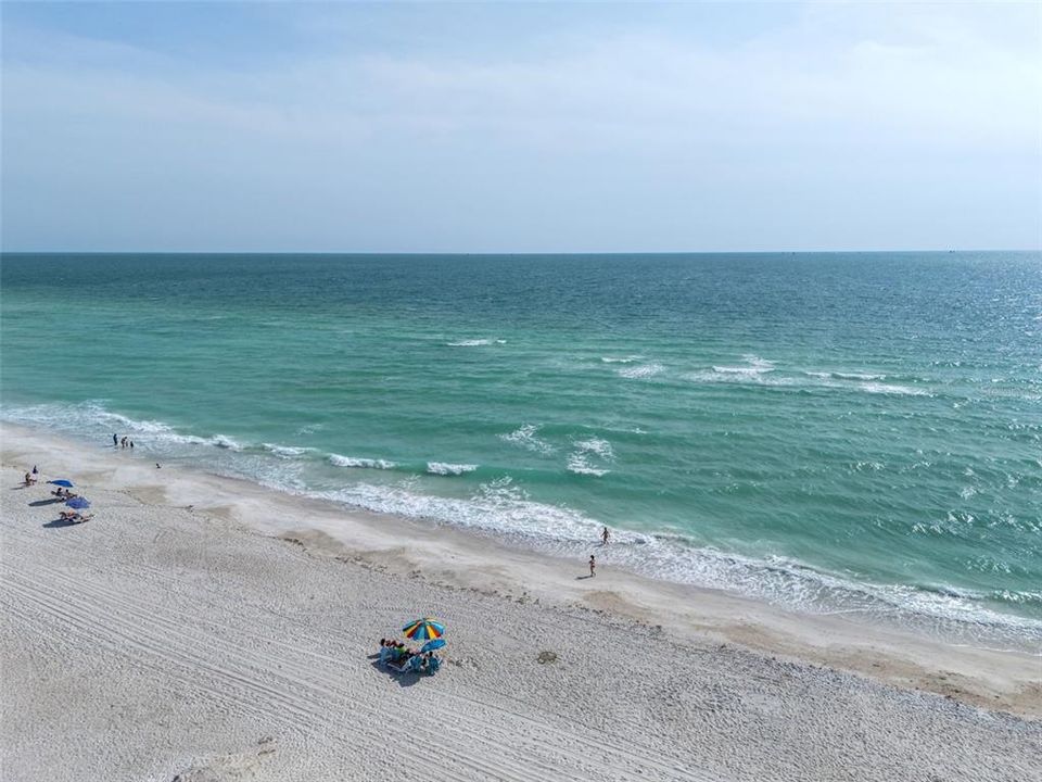 For Sale: $1,189,000 (2 beds, 2 baths, 1040 Square Feet)