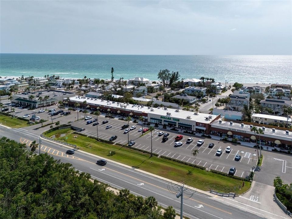 For Sale: $1,189,000 (2 beds, 2 baths, 1040 Square Feet)