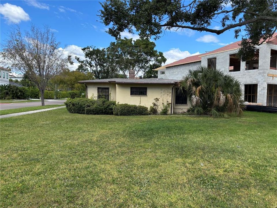 For Sale: $1,200,000 (0.27 acres)