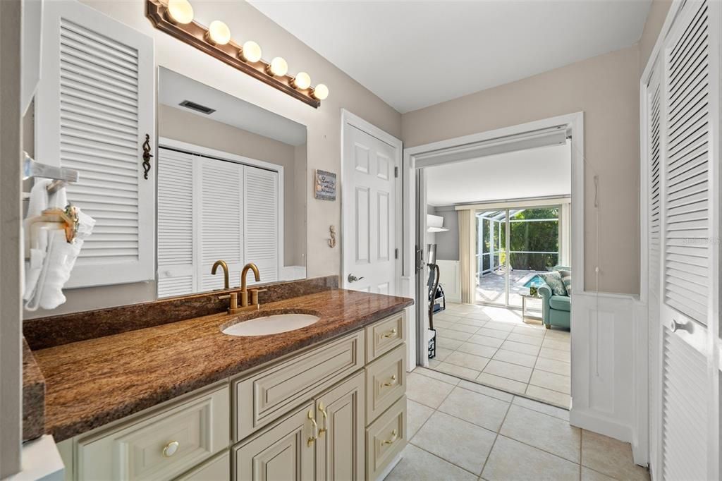 For Sale: $549,900 (3 beds, 2 baths, 1378 Square Feet)