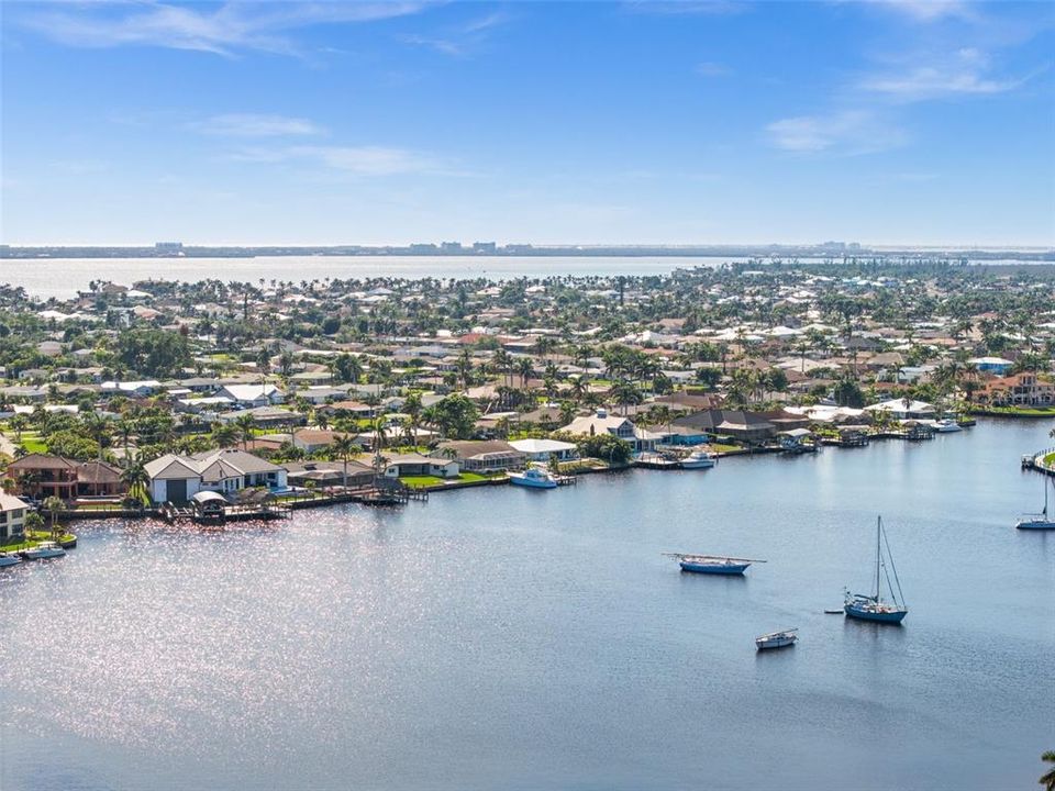 For Sale: $549,900 (3 beds, 2 baths, 1378 Square Feet)