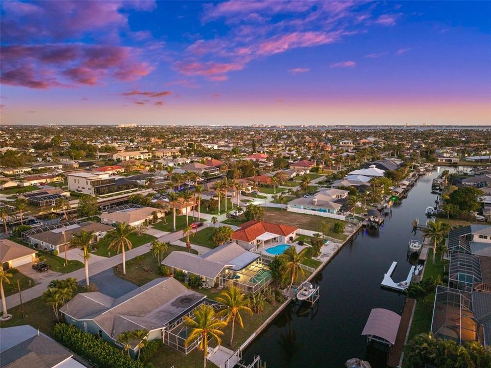 For Sale: $549,900 (3 beds, 2 baths, 1378 Square Feet)