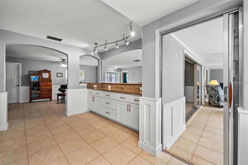 For Sale: $549,900 (3 beds, 2 baths, 1378 Square Feet)