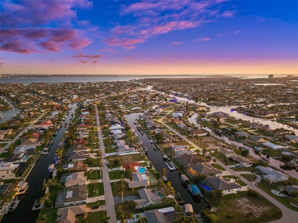 For Sale: $549,900 (3 beds, 2 baths, 1378 Square Feet)