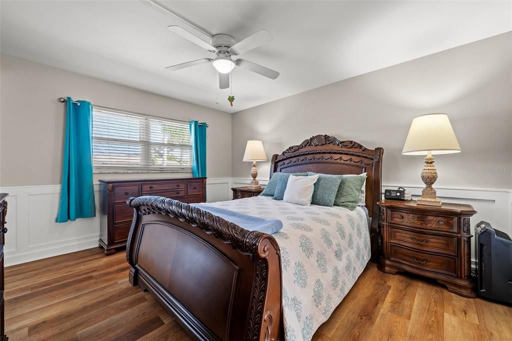 For Sale: $549,900 (3 beds, 2 baths, 1378 Square Feet)