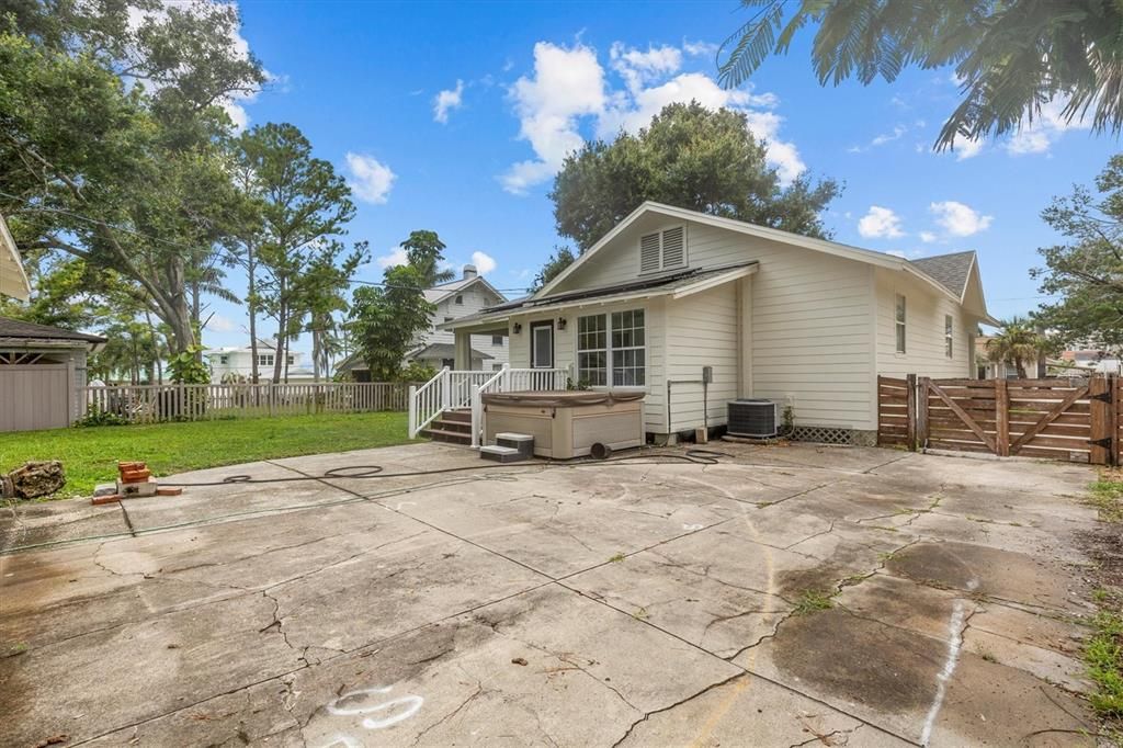 For Rent: $5,000 (3 beds, 2 baths, 1579 Square Feet)