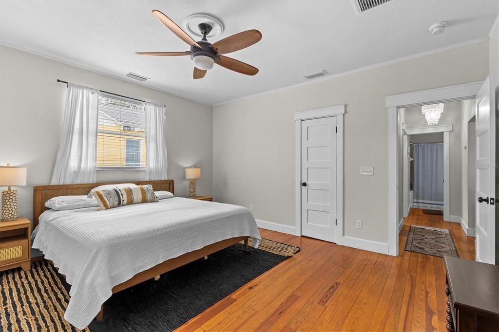 For Rent: $5,000 (3 beds, 2 baths, 1579 Square Feet)