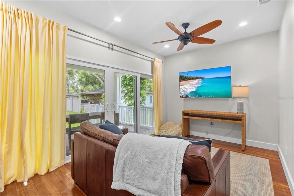 For Rent: $5,000 (3 beds, 2 baths, 1579 Square Feet)