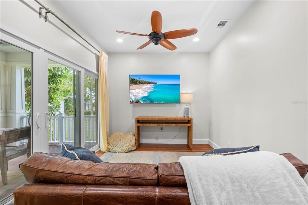 For Rent: $5,000 (3 beds, 2 baths, 1579 Square Feet)