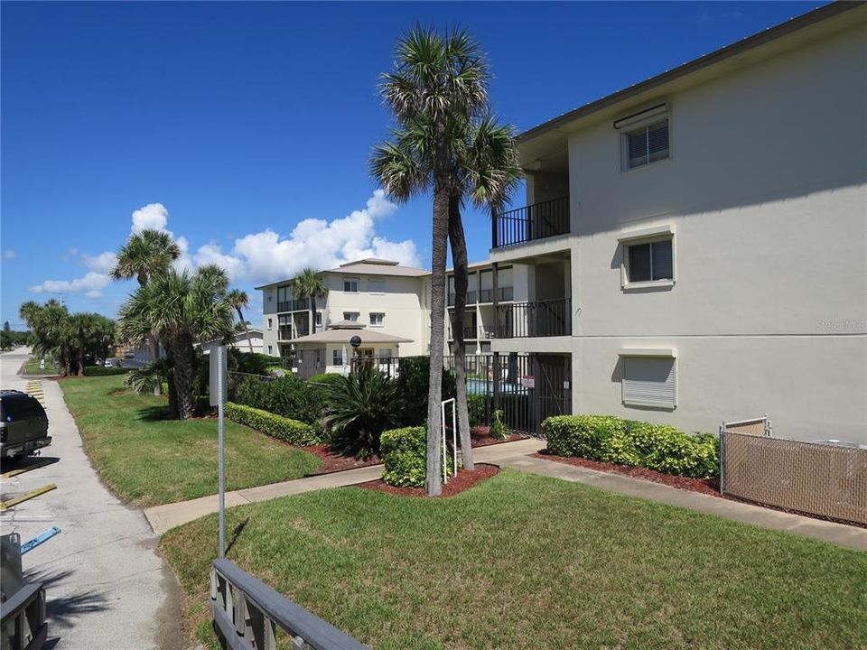 待售: $399,900 (2 贝兹, 2 浴室, 1058 平方英尺)