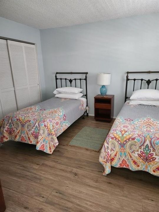 待售: $399,900 (2 贝兹, 2 浴室, 1058 平方英尺)