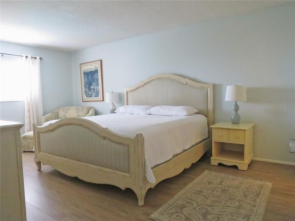 待售: $399,900 (2 贝兹, 2 浴室, 1058 平方英尺)