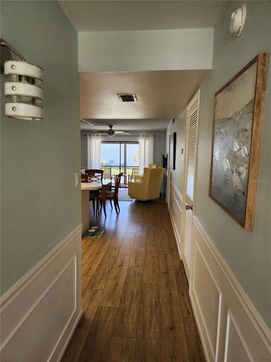 待售: $399,900 (2 贝兹, 2 浴室, 1058 平方英尺)