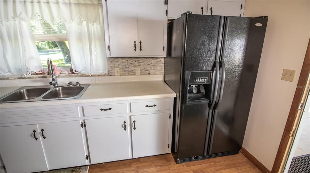 Active With Contract: $240,000 (2 beds, 2 baths, 1408 Square Feet)