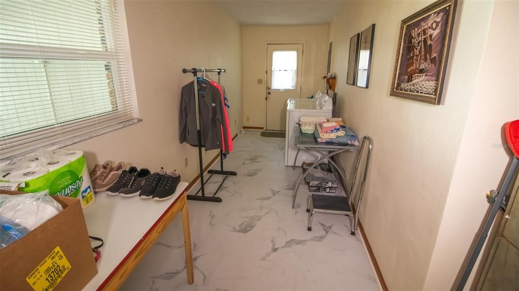 Active With Contract: $240,000 (2 beds, 2 baths, 1408 Square Feet)