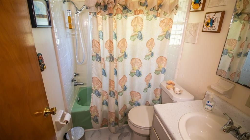 На продажу: $275,000 (2 спален, 2 ванн, 1408 Квадратных фут)