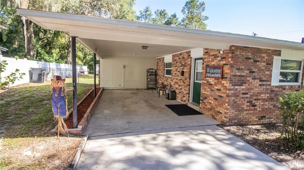 Active With Contract: $240,000 (2 beds, 2 baths, 1408 Square Feet)