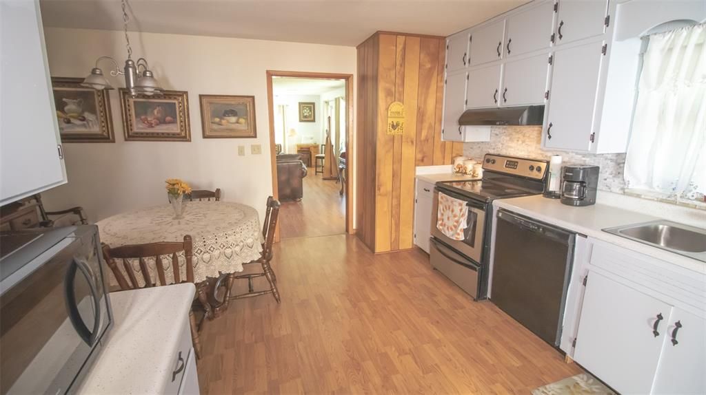 Active With Contract: $240,000 (2 beds, 2 baths, 1408 Square Feet)