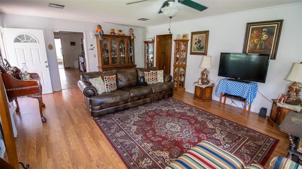 На продажу: $275,000 (2 спален, 2 ванн, 1408 Квадратных фут)