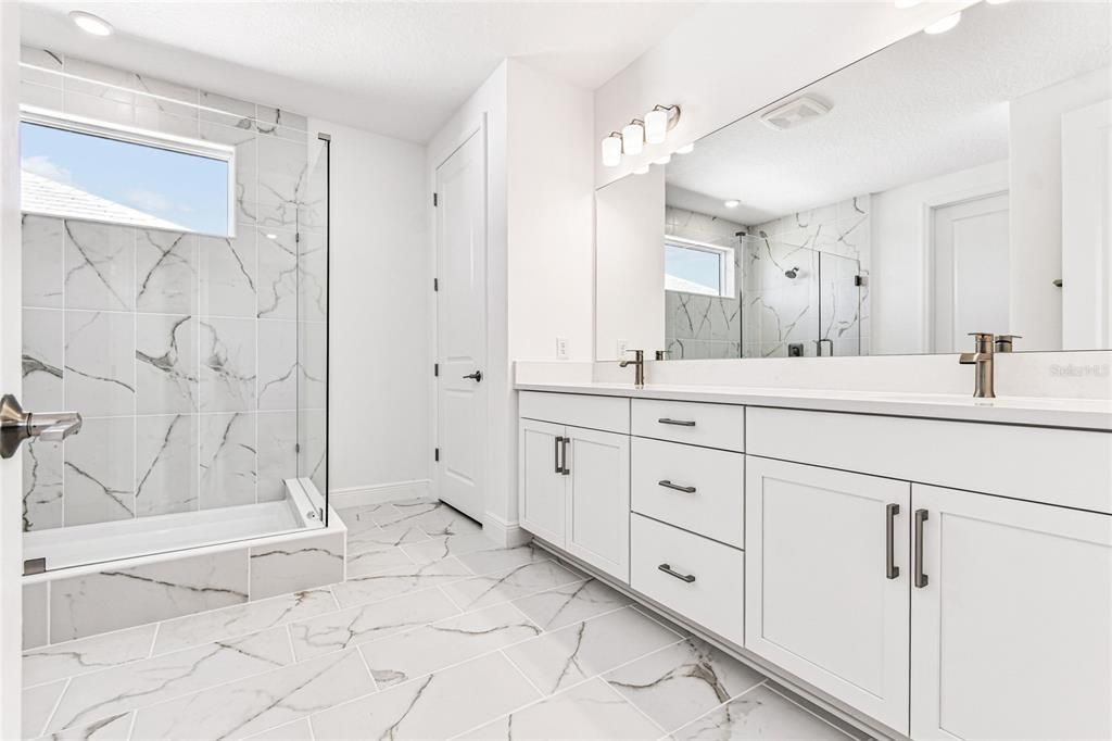 Active With Contract: $899,999 (5 beds, 5 baths, 3521 Square Feet)