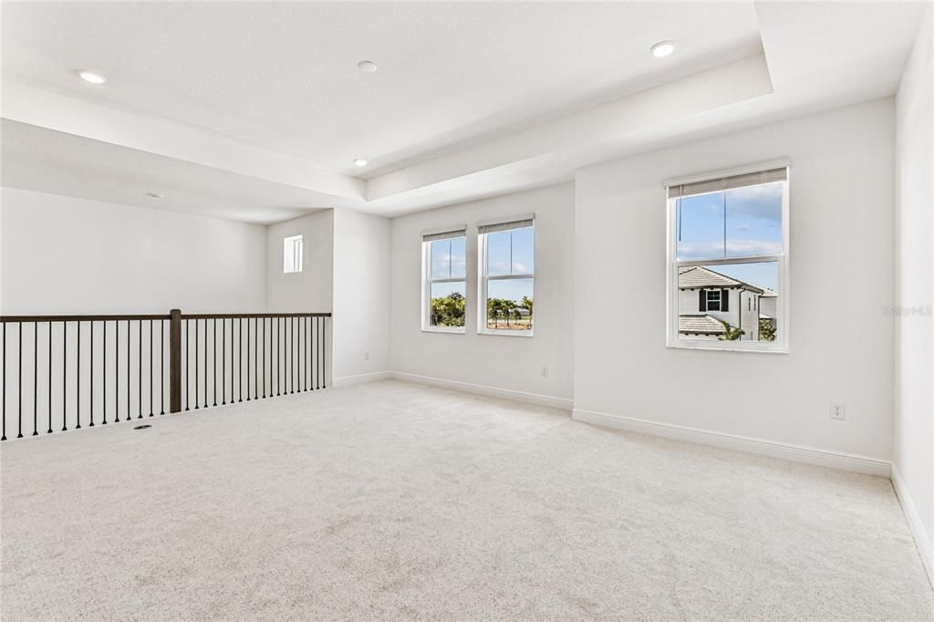 Active With Contract: $899,999 (5 beds, 5 baths, 3521 Square Feet)