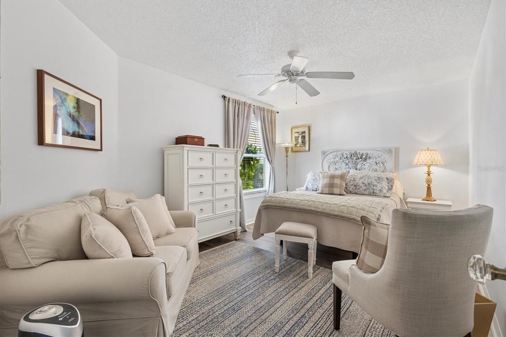 For Sale: $399,000 (3 beds, 2 baths, 1607 Square Feet)