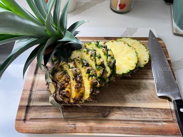 For Sale: $399,000 (3 beds, 2 baths, 1607 Square Feet)