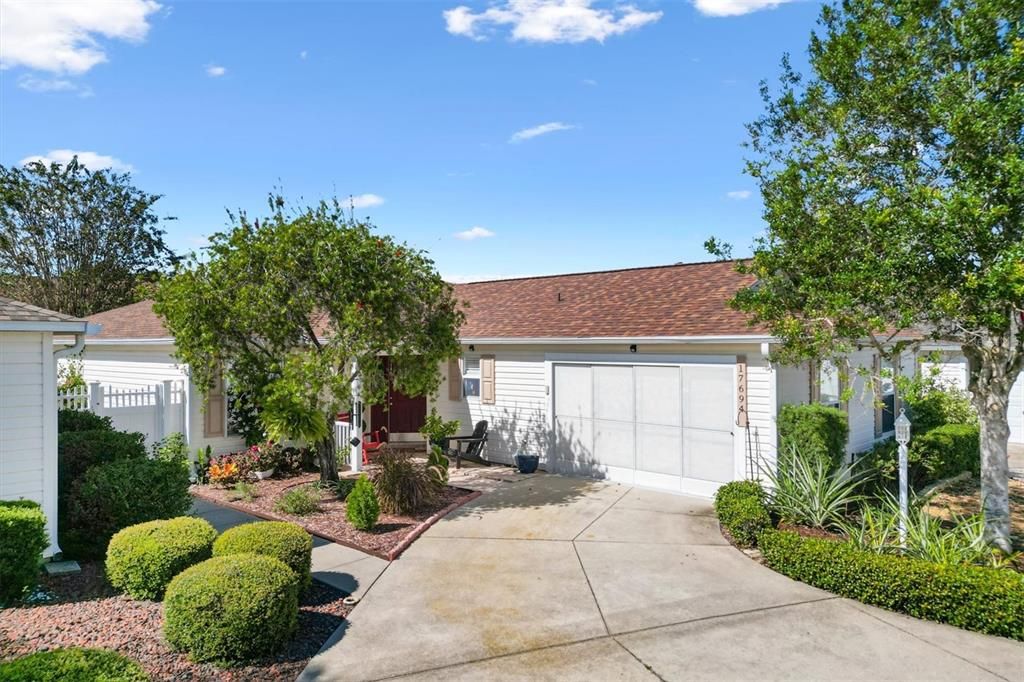 For Sale: $399,000 (3 beds, 2 baths, 1607 Square Feet)