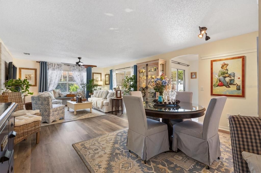 For Sale: $399,000 (3 beds, 2 baths, 1607 Square Feet)