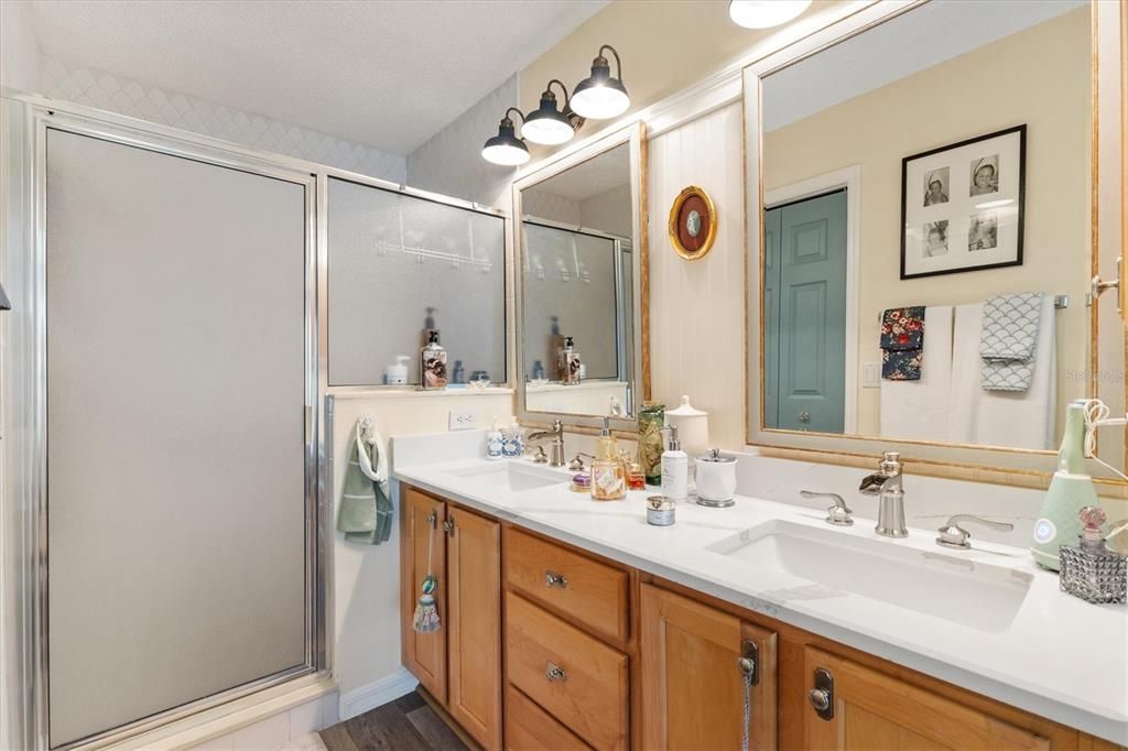 For Sale: $399,000 (3 beds, 2 baths, 1607 Square Feet)