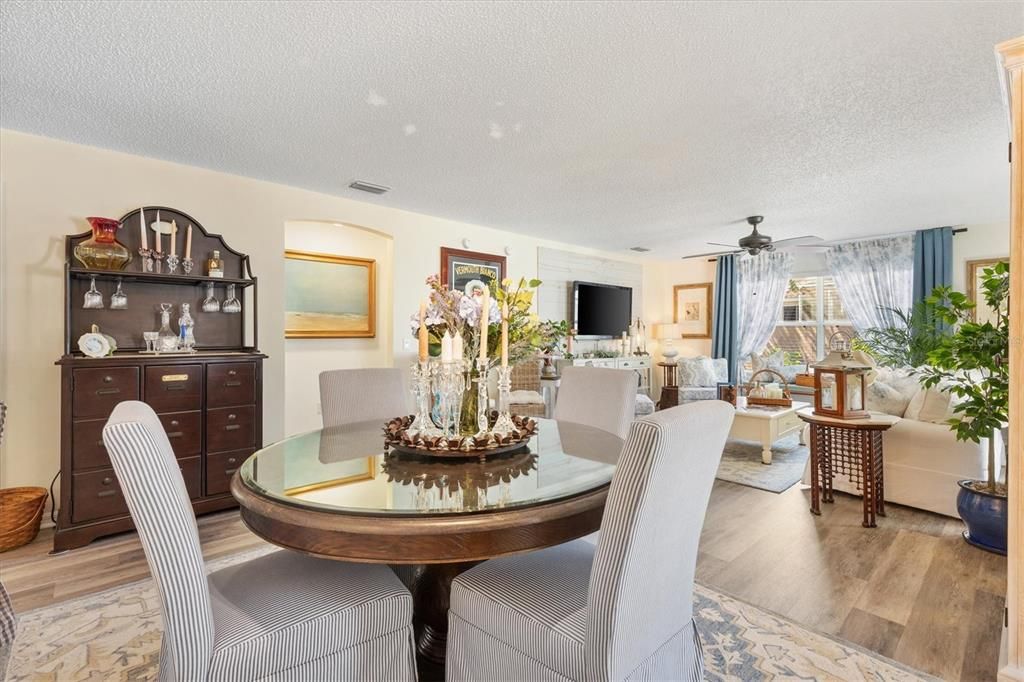 For Sale: $399,000 (3 beds, 2 baths, 1607 Square Feet)