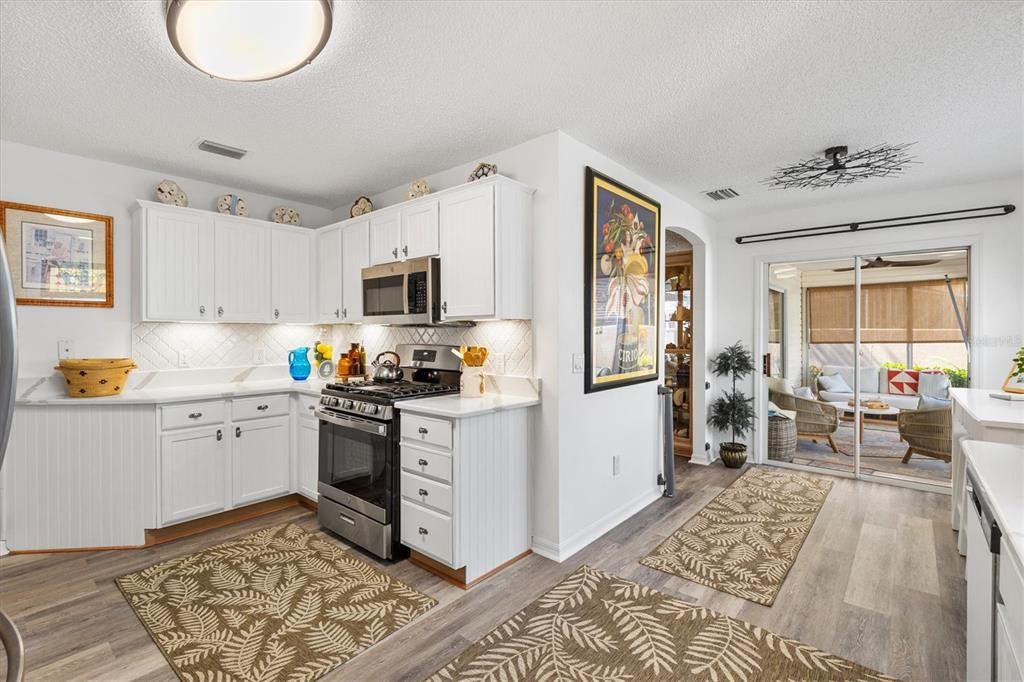 For Sale: $399,000 (3 beds, 2 baths, 1607 Square Feet)