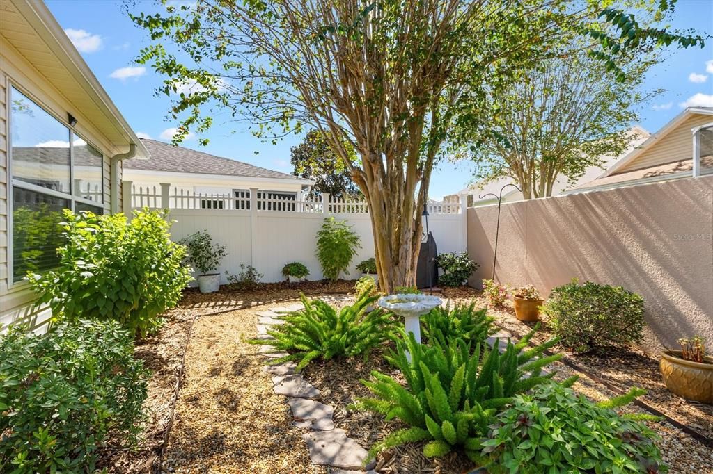 For Sale: $399,000 (3 beds, 2 baths, 1607 Square Feet)