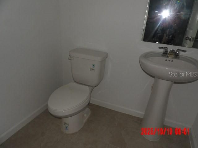 待售: $438,000 (4 贝兹, 2 浴室, 2550 平方英尺)