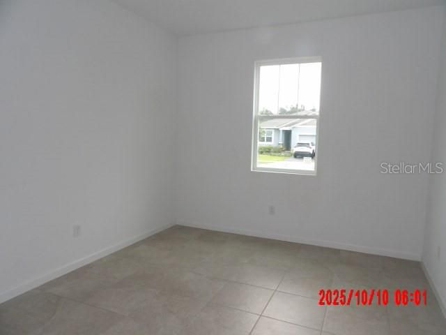 待售: $438,000 (4 贝兹, 2 浴室, 2550 平方英尺)