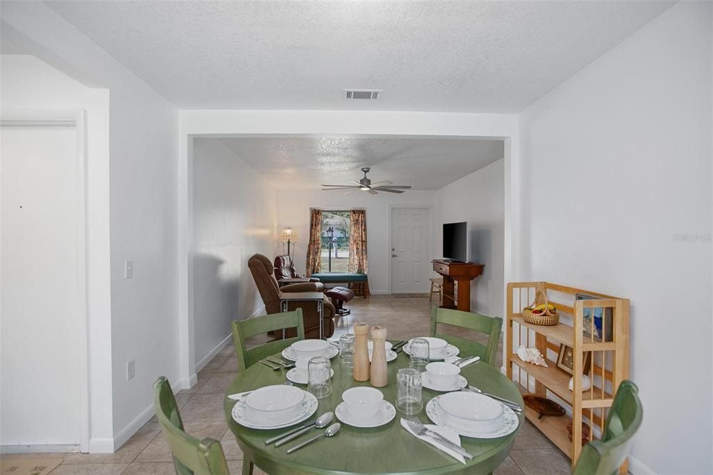For Sale: $274,900 (3 beds, 2 baths, 1013 Square Feet)