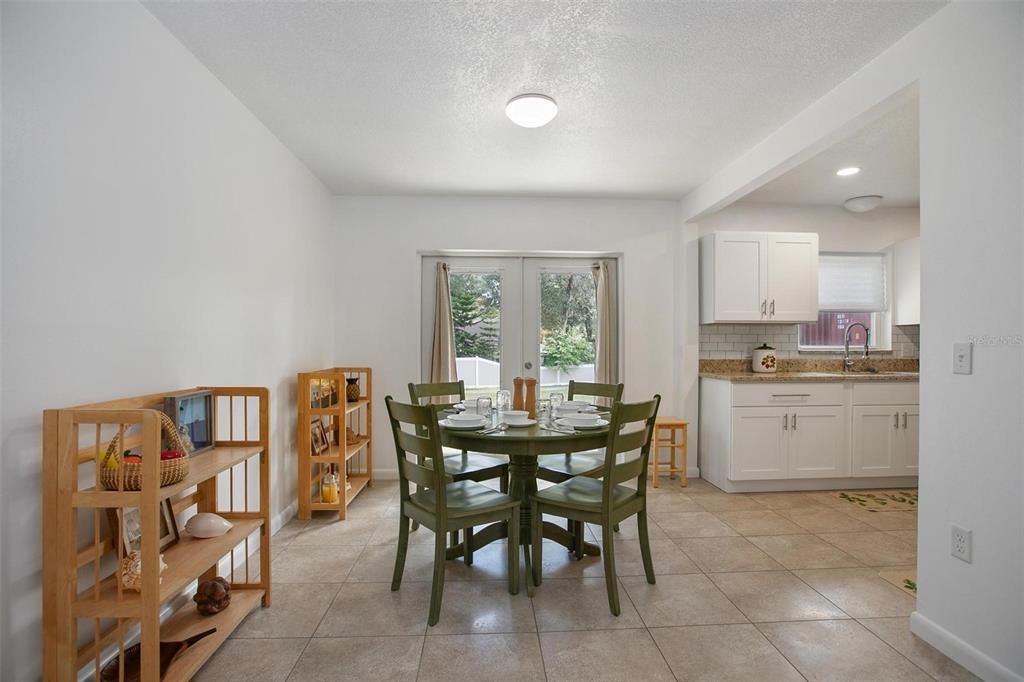 For Sale: $274,900 (3 beds, 2 baths, 1013 Square Feet)