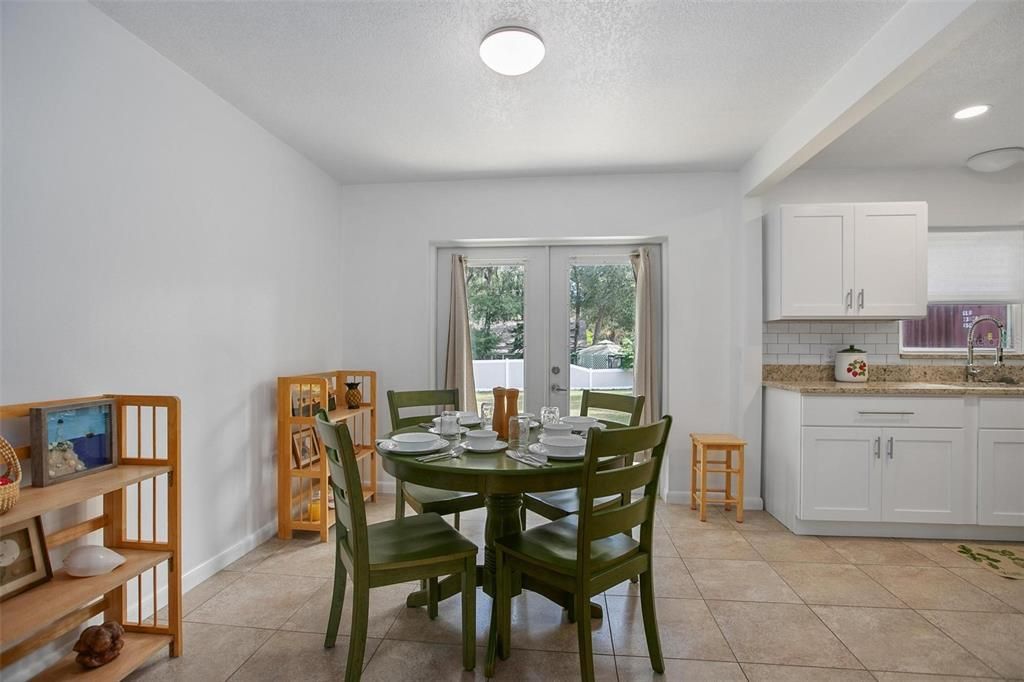 For Sale: $274,900 (3 beds, 2 baths, 1013 Square Feet)