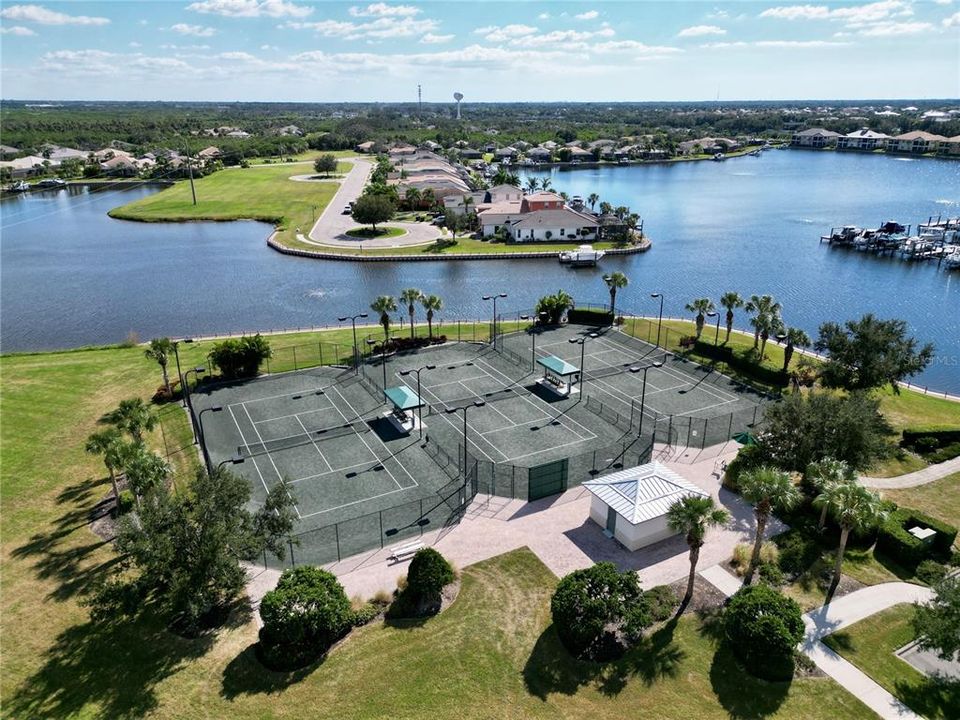 For Sale: $710,000 (3 beds, 2 baths, 2034 Square Feet)