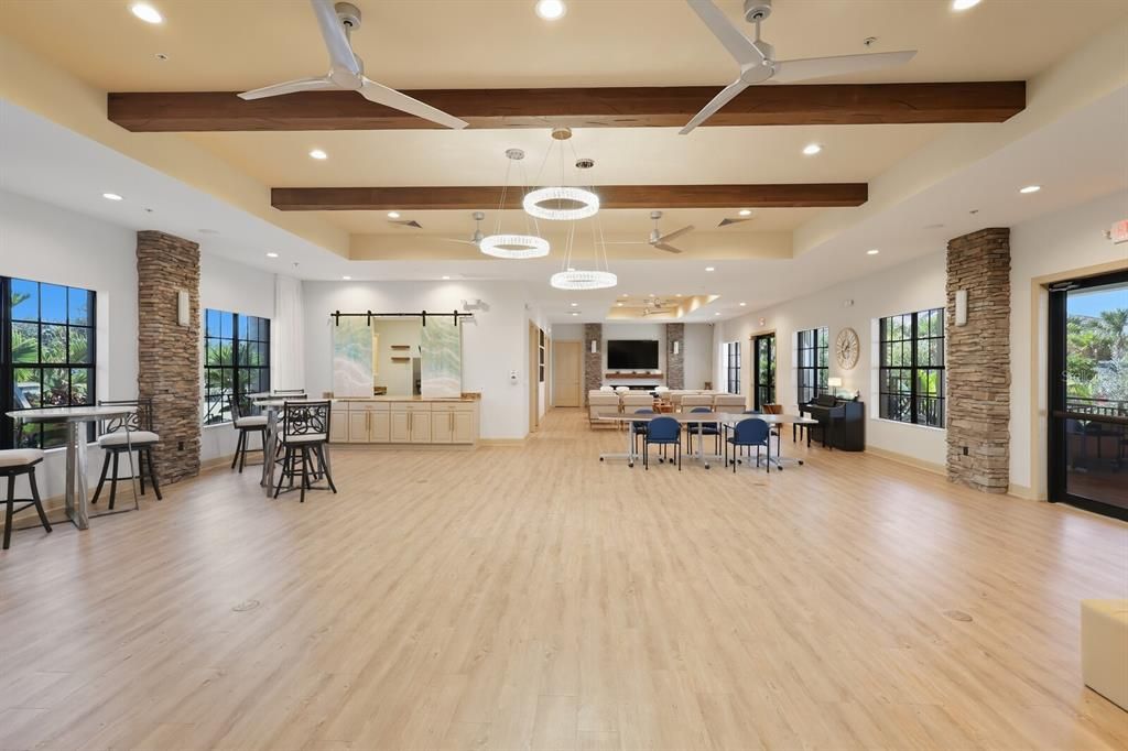 For Sale: $710,000 (3 beds, 2 baths, 2034 Square Feet)