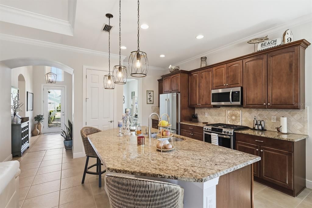 For Sale: $710,000 (3 beds, 2 baths, 2034 Square Feet)