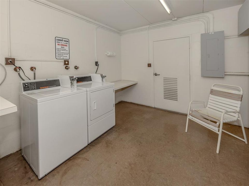 For Sale: $725,000 (2 beds, 2 baths, 1205 Square Feet)