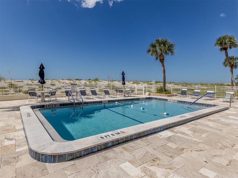 For Sale: $725,000 (2 beds, 2 baths, 1205 Square Feet)